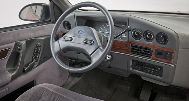 1986 Ford Taurus Interior